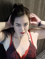 St Kilda escort Sarah Robbins